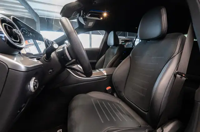Mercedes-Benz C-Class view 13