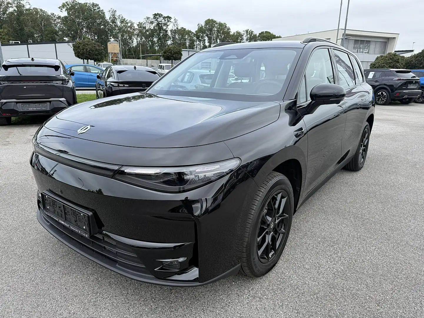 Leapmotor C10 REEV 28,4kWh AKTIONSPREIS Schwarz - 1