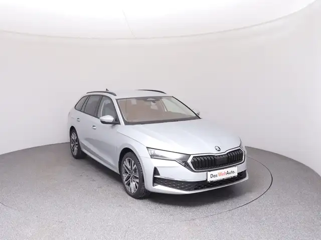 Skoda Octavia view 2