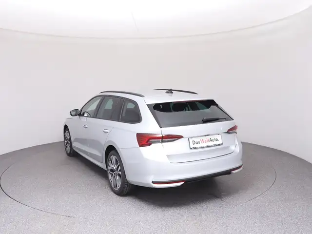 Skoda Octavia view 5