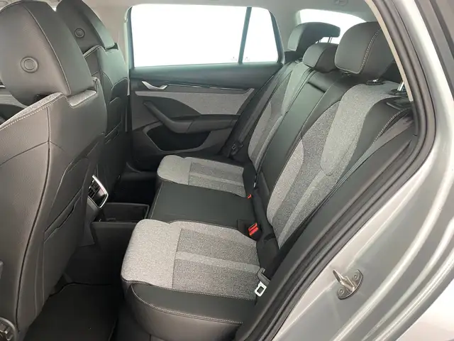 Skoda Octavia view 11