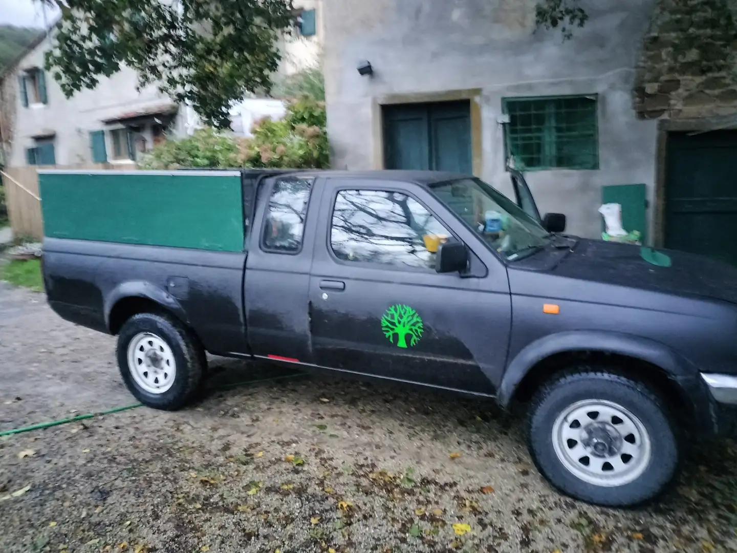 Nissan King Cab King Cab 2.5 Czarny - 1