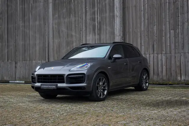 Porsche Cayenne hybrid/Sportdesign/Luchtvering/Volleder/Bose/14way
