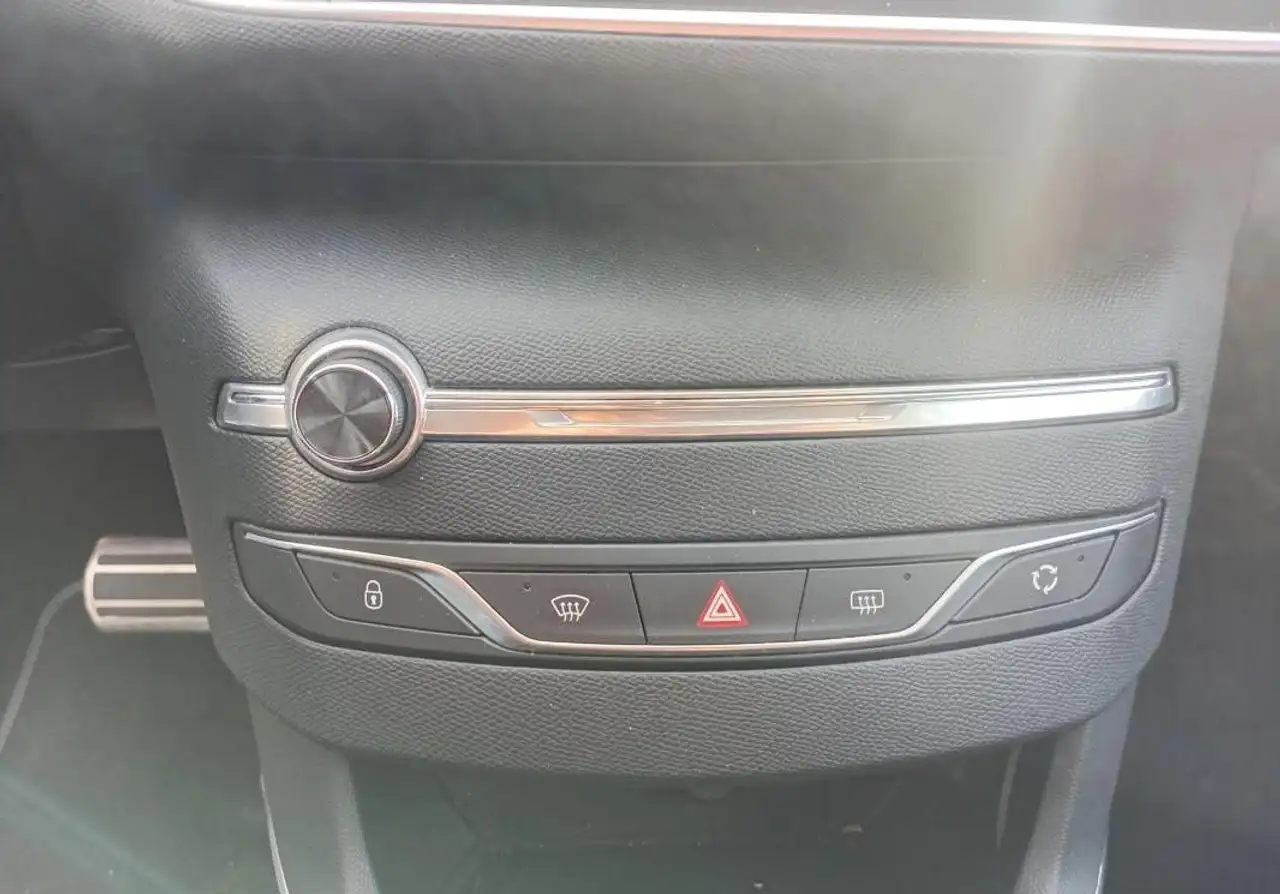 Peugeot 308 308 — photo 18
