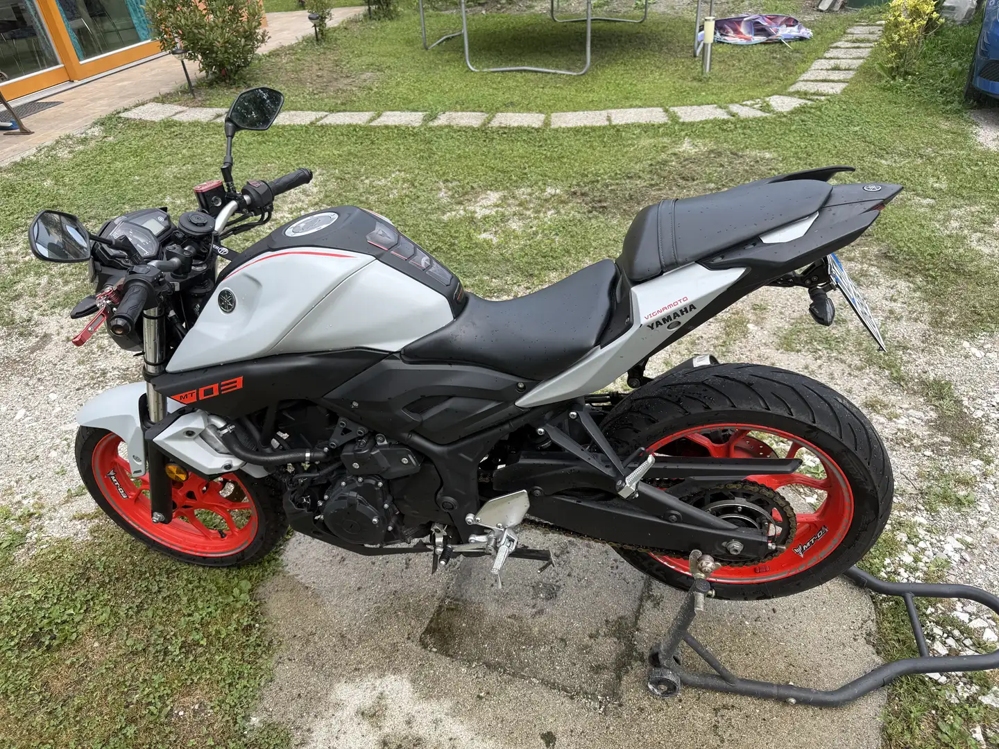 Yamaha MT-03 ABS Gris - 1