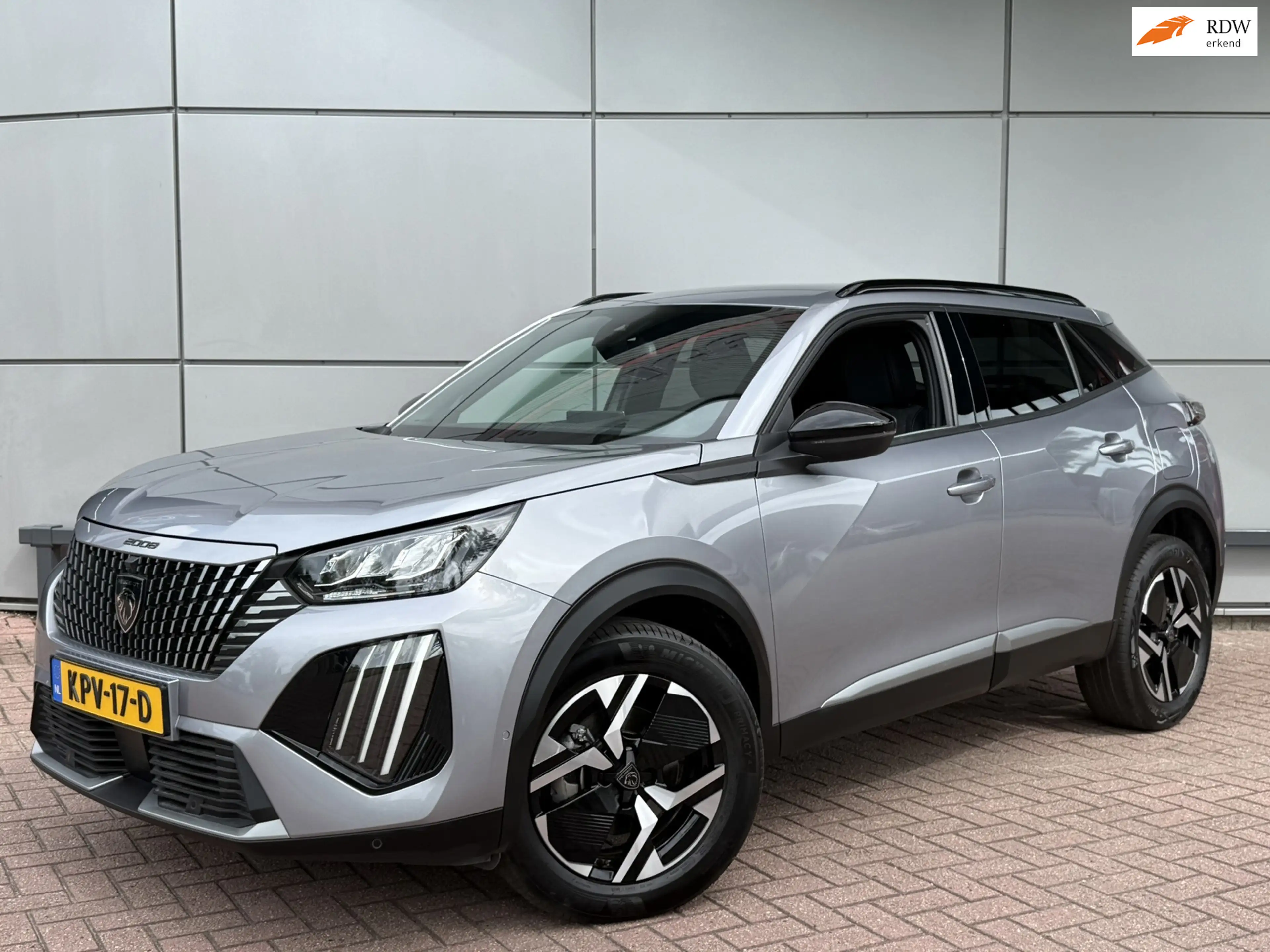 Peugeot 2008 1.2 Hybrid 136 Allure