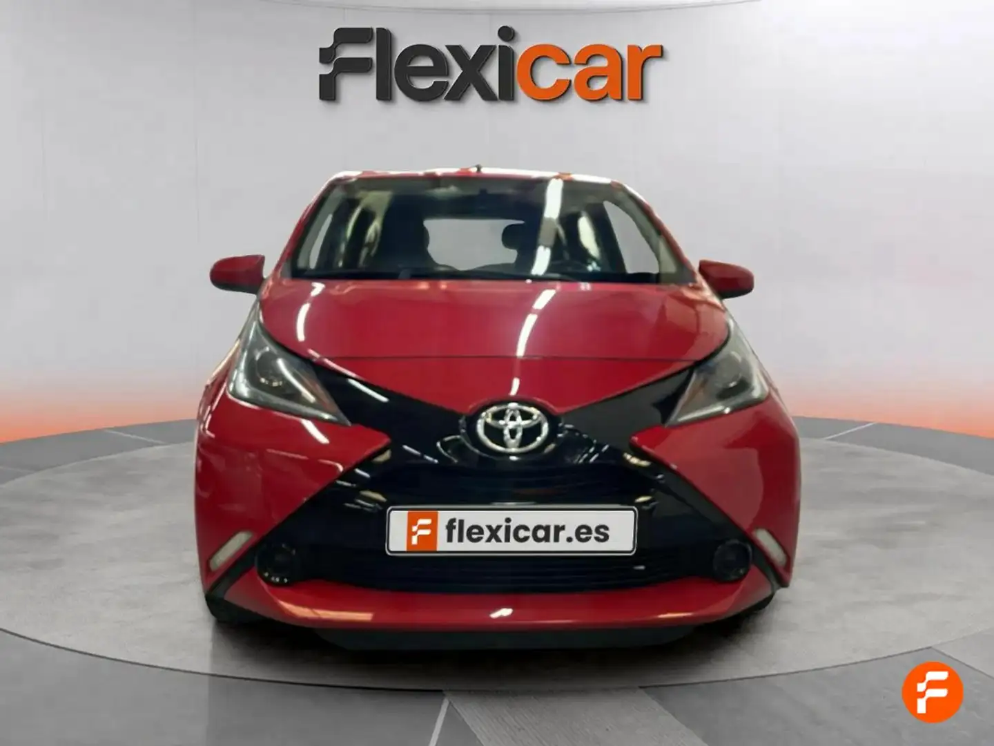 Toyota Aygo 70 x-play Rojo - 2