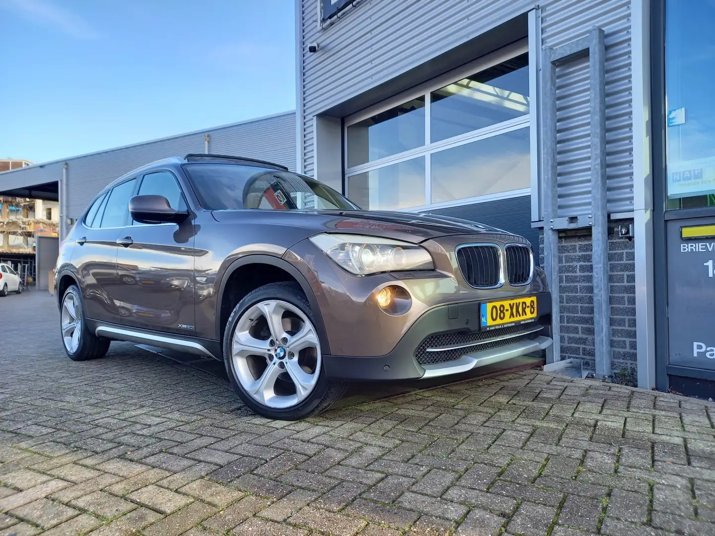 BMW X1 xDrive20i 184PK HIGH EXECUTIVE 4X4 - PANO - LEER + Bruin - 2