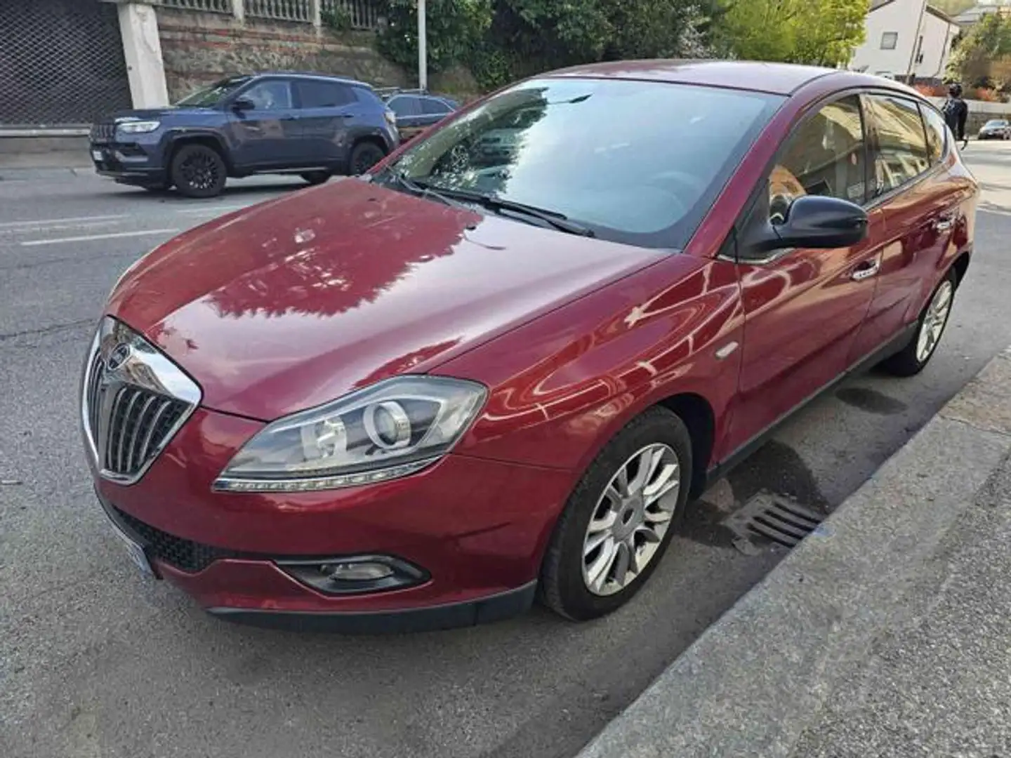 Lancia Delta 1.4 T-Jet 120 CV Argento Rosso - 1