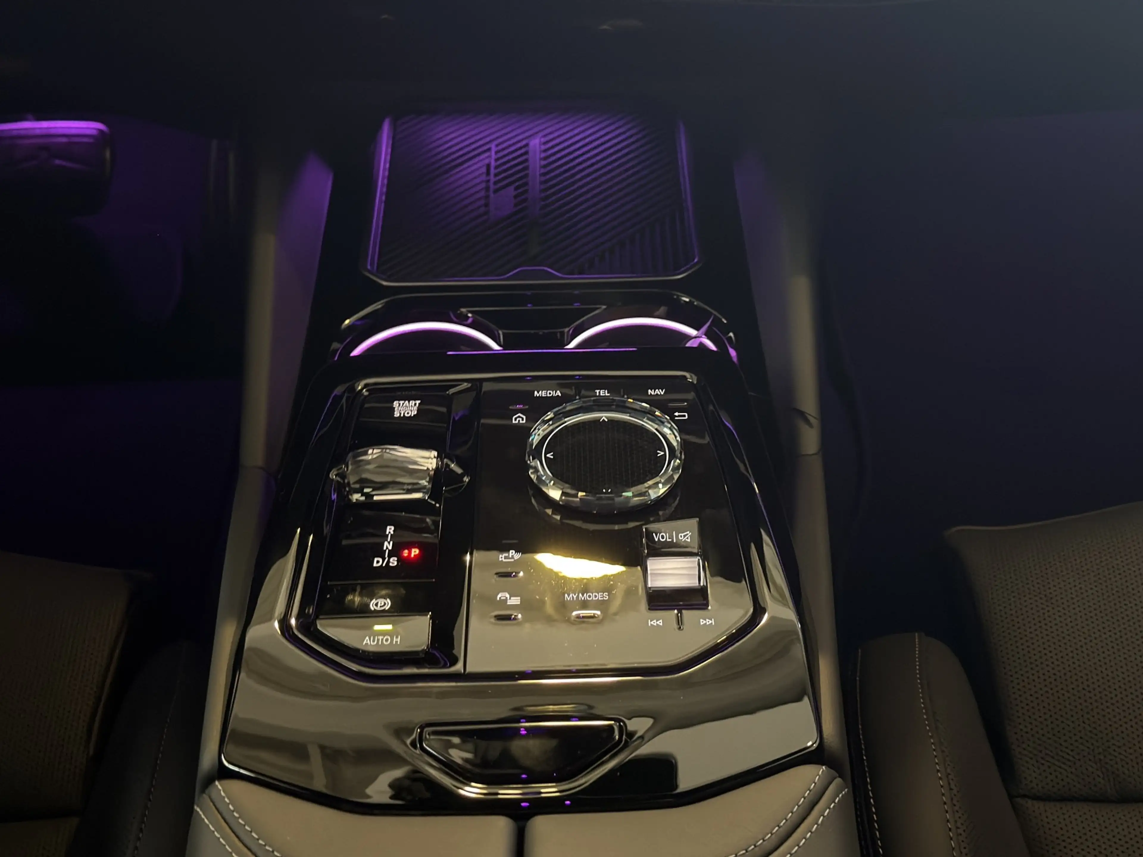 BMW 540 d xDr. M Sport PRO AHK/SHZ/PANO/B&W/M-SITZ — photo 12