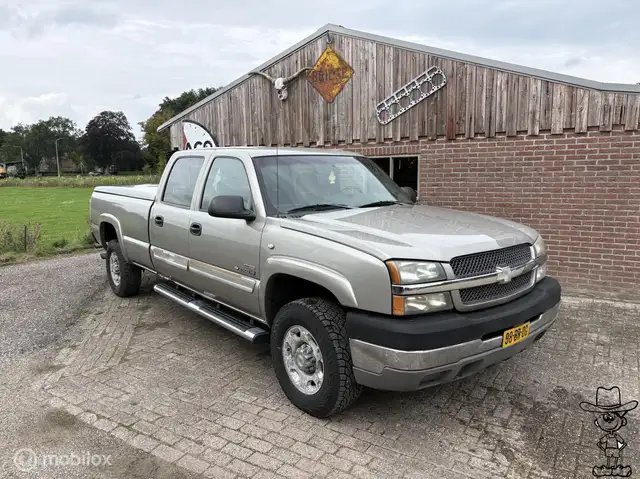 Chevrolet Silverado USA 2500HD Duramax diesel 4x4 crewcab