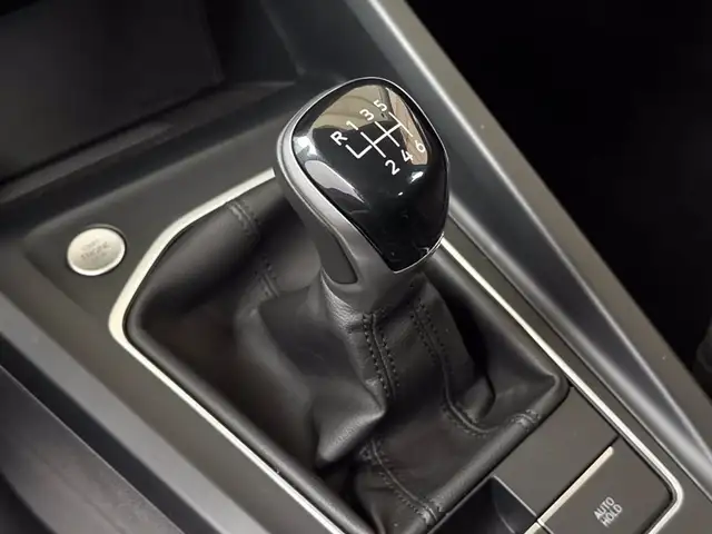 Volkswagen Golf view 25