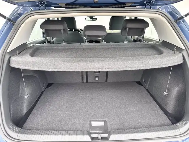 Volkswagen Golf view 12