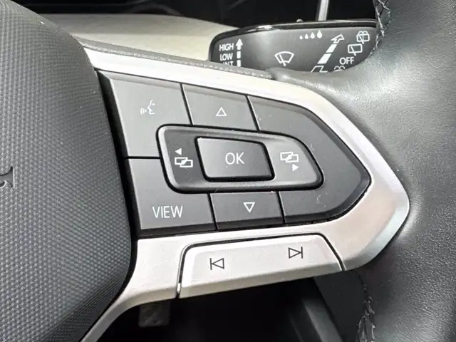 Volkswagen Golf view 22