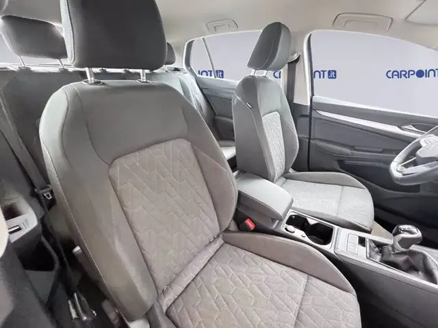 Volkswagen Golf view 8