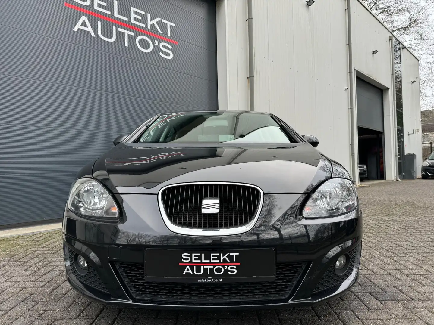 SEAT Leon 1.2 TSI Ecomotive Style 105 Pk Cruise/Climate/Blue Negro - 2