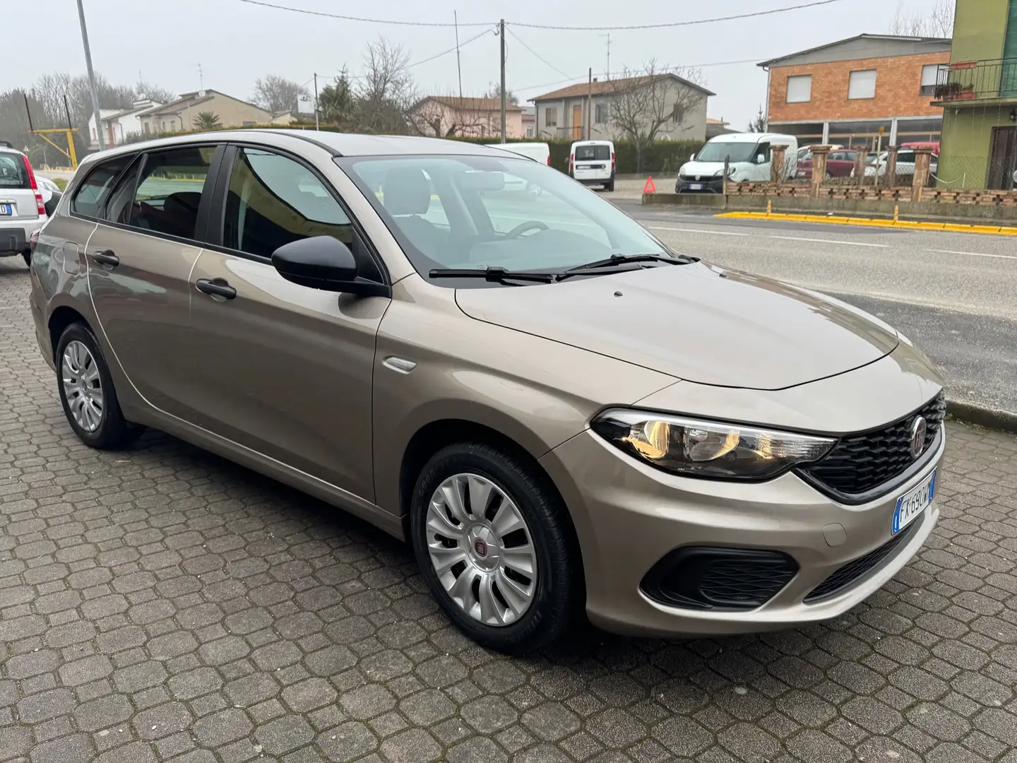 Fiat Tipo SW 1.4 Pop 95cv my19 Bronze - 1