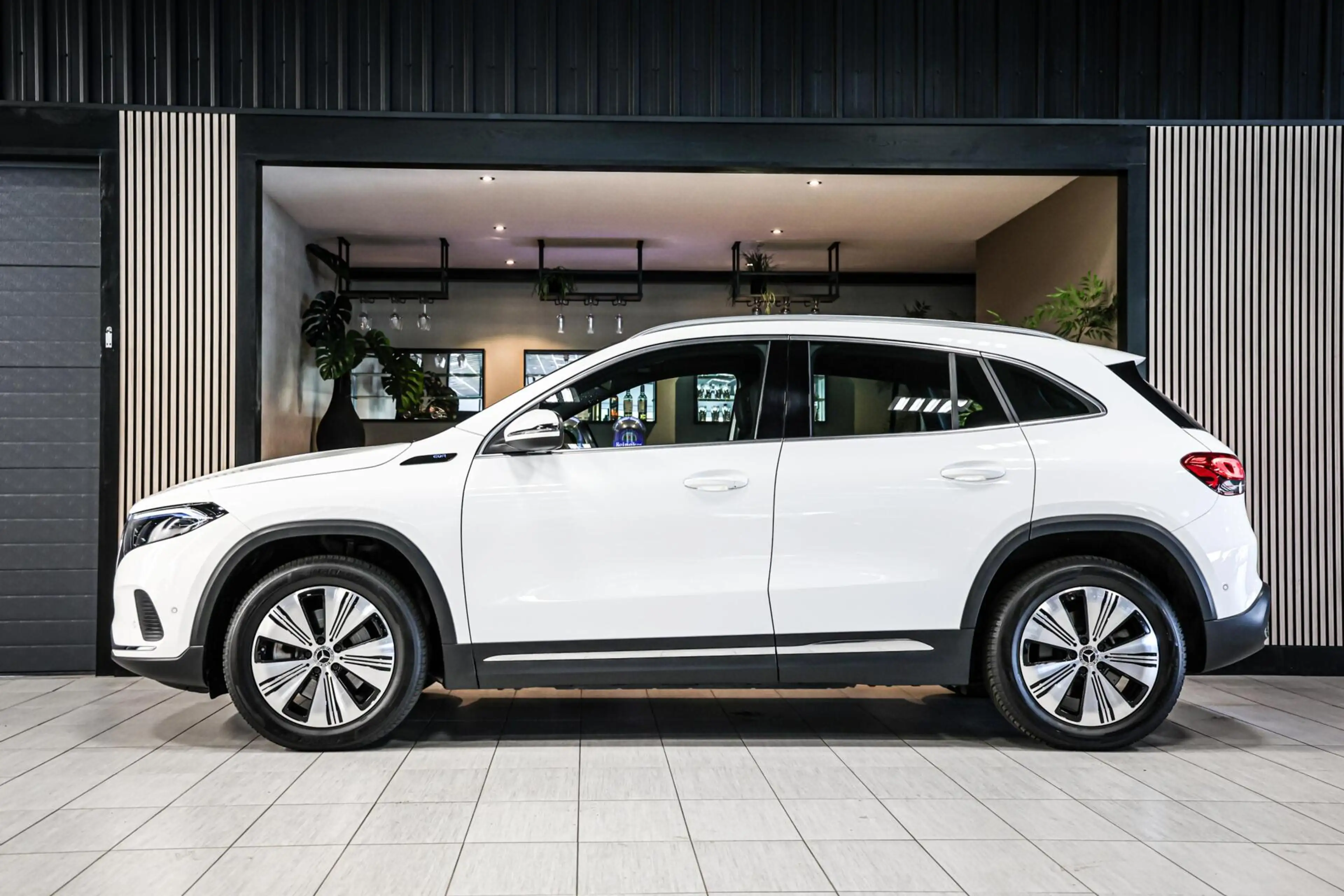 Mercedes-Benz EQA 250 Business Solution Luxury 67 kWh CAMERA PANO LEER C — photo 7