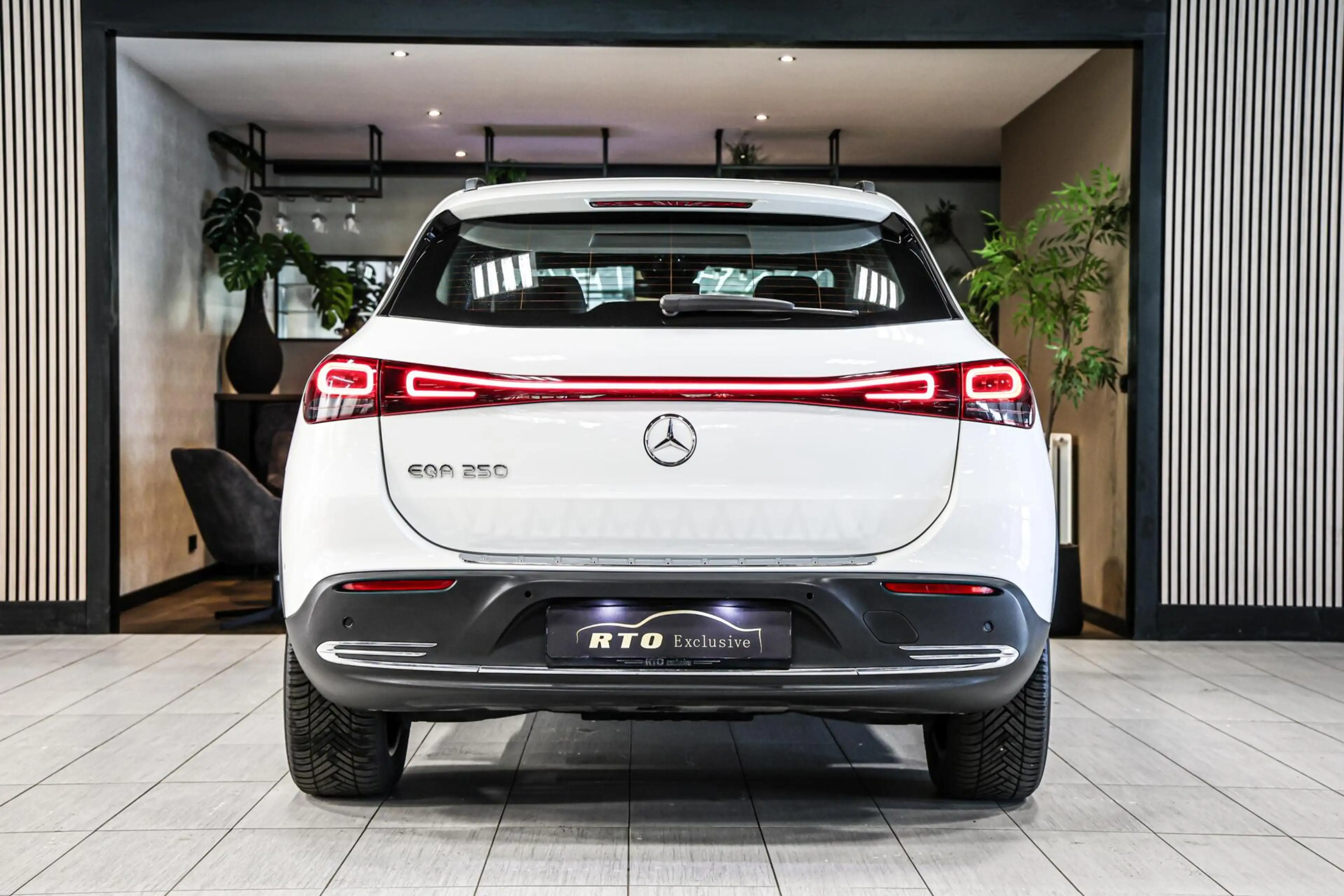 Mercedes-Benz EQA 250 Business Solution Luxury 67 kWh CAMERA PANO LEER C — photo 12
