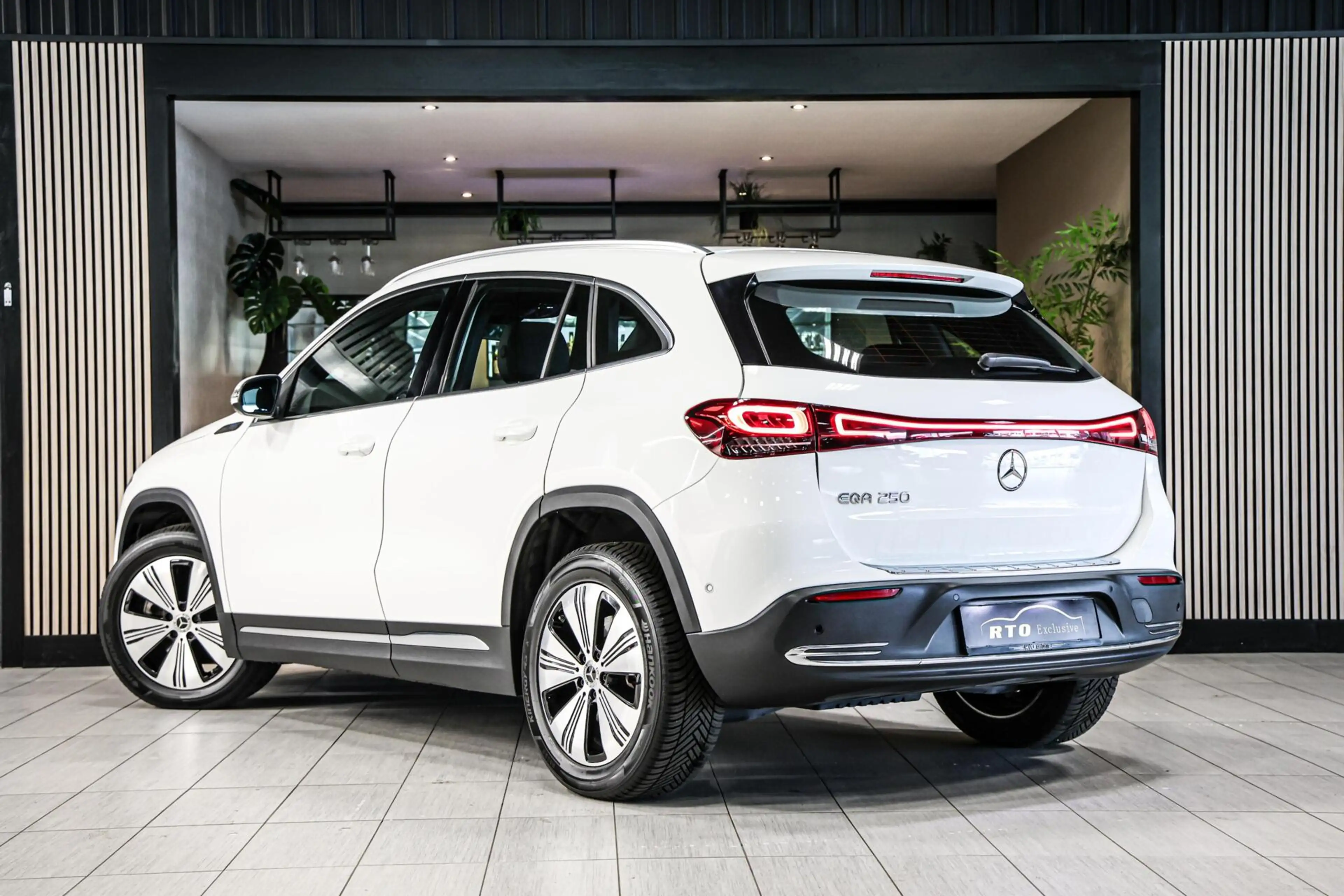 Mercedes-Benz EQA 250 Business Solution Luxury 67 kWh CAMERA PANO LEER C — photo 3