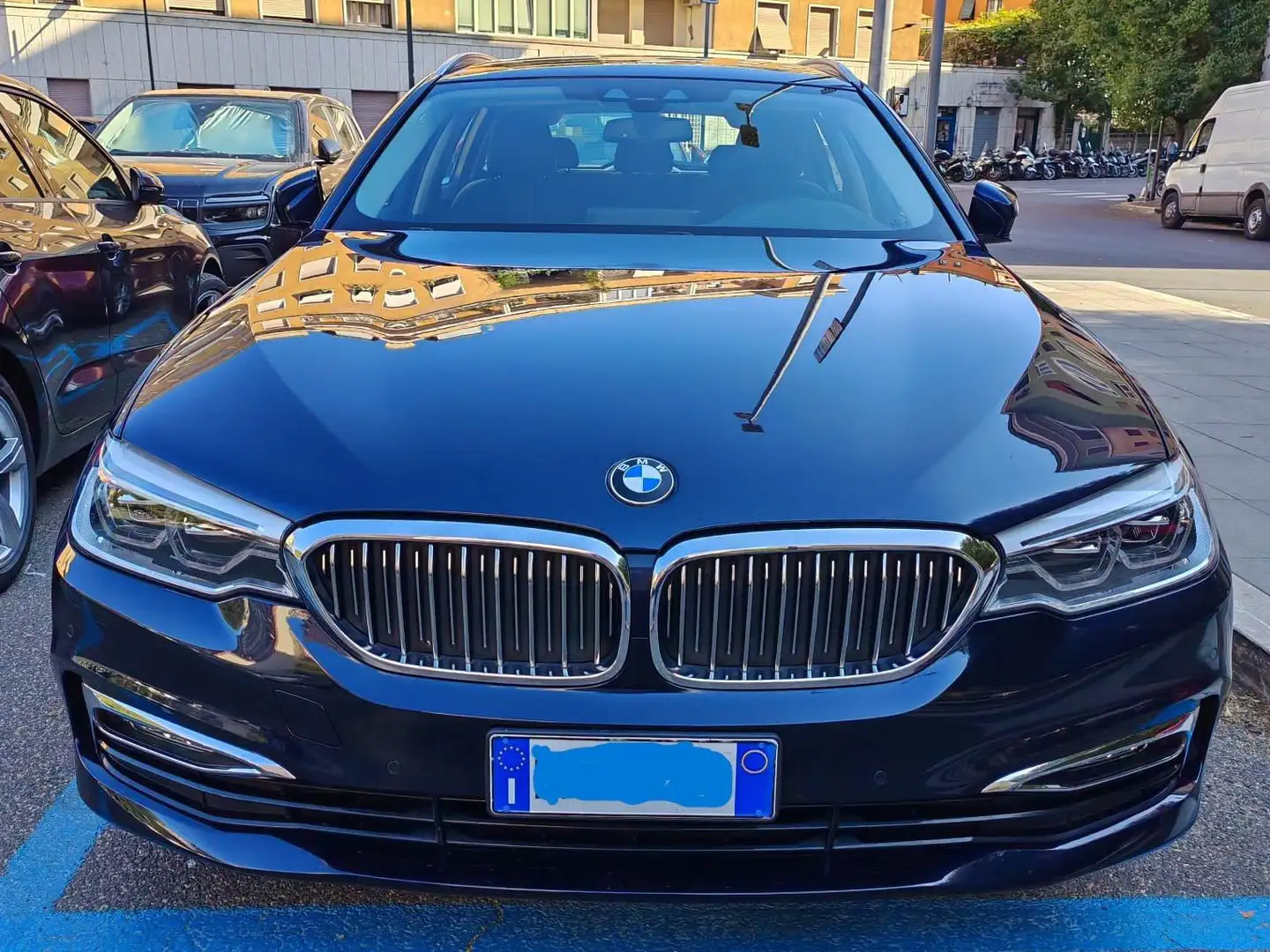 BMW 520 Serie 5 G31 2017 Touring 520d Touring Luxury auto plava - 1