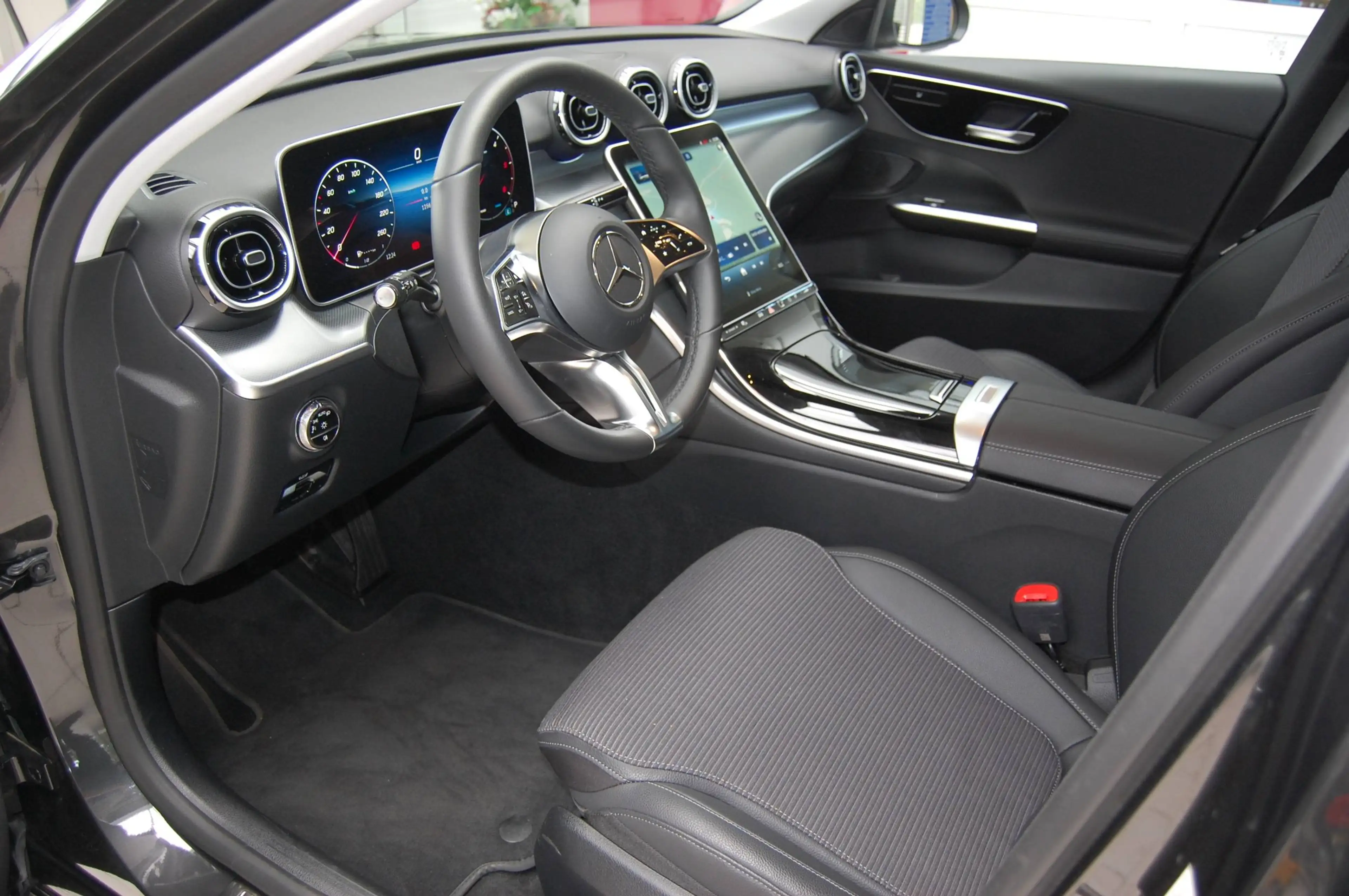 Mercedes-Benz C 220 T d Avantgarde LED. AHK. Kamera . Parktr. Sitzh — photo 9
