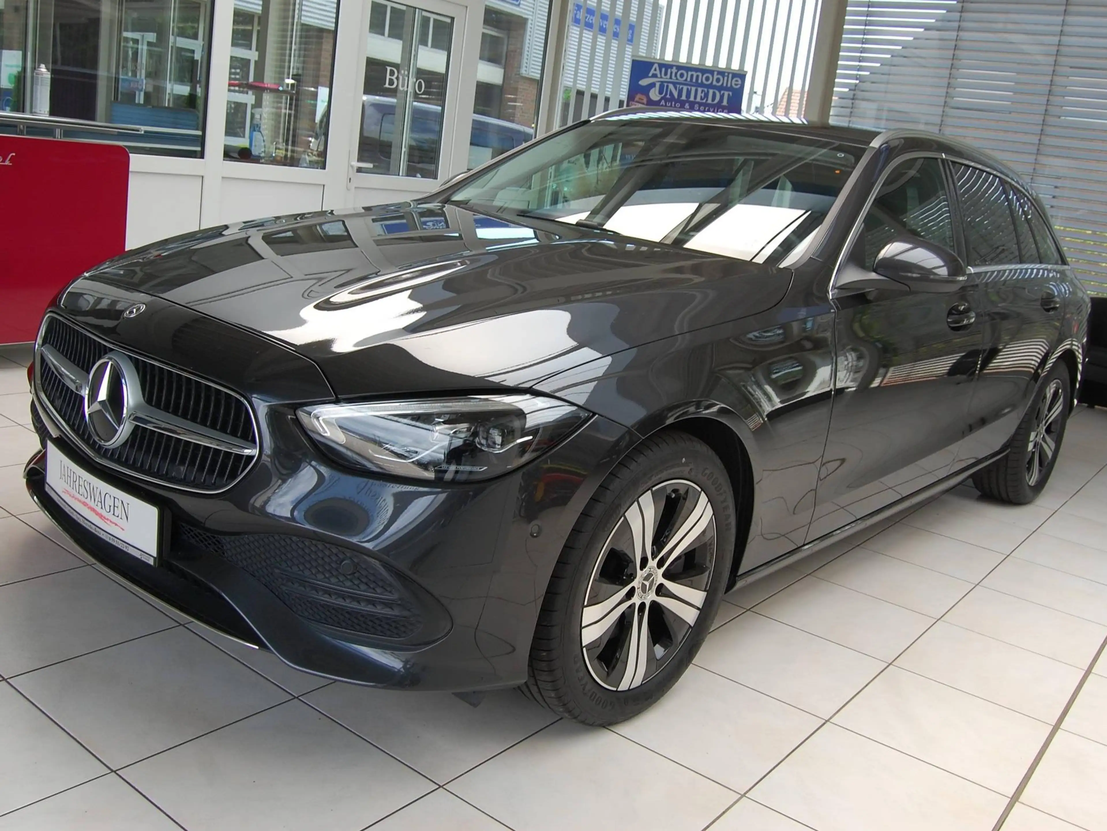 Mercedes-Benz C 220 T d Avantgarde LED. AHK. Kamera . Parktr. Sitzh