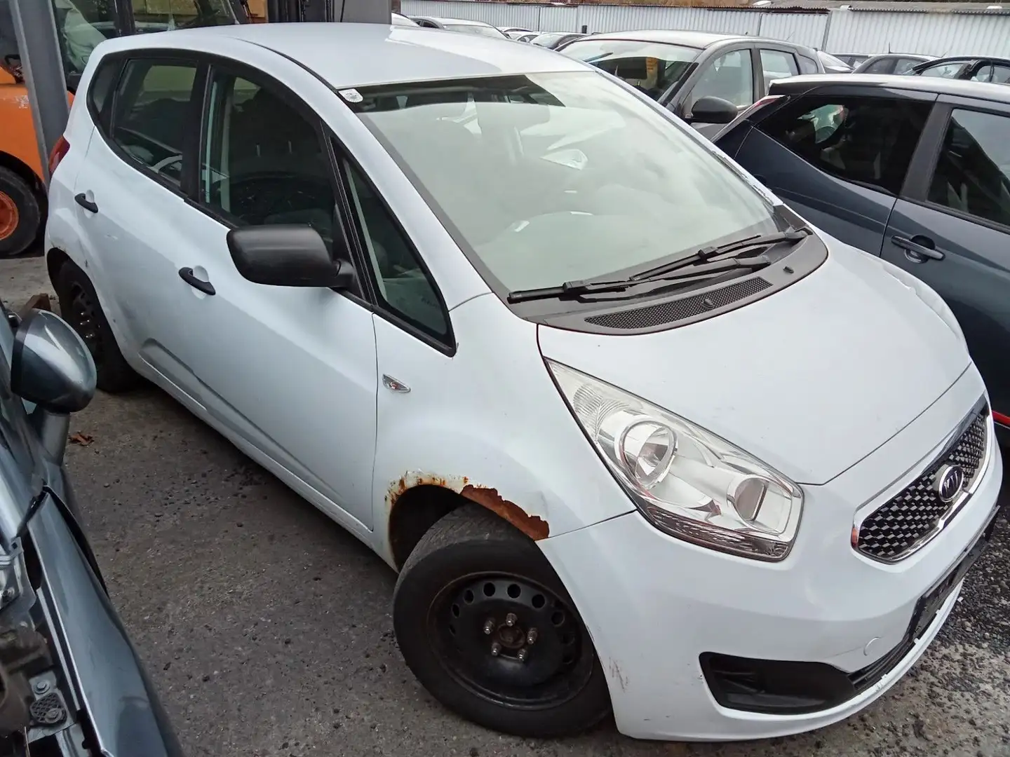 Kia Venga Attract Weiß - 2