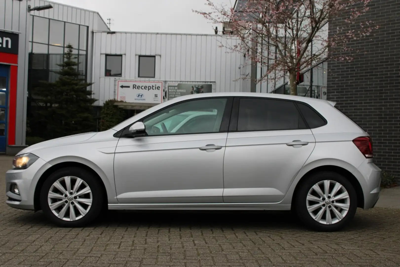 Volkswagen Polo 1.0 TSI Highline Virtual/Navi/Carplay/Pdc 2x/17" " Grijs - 2