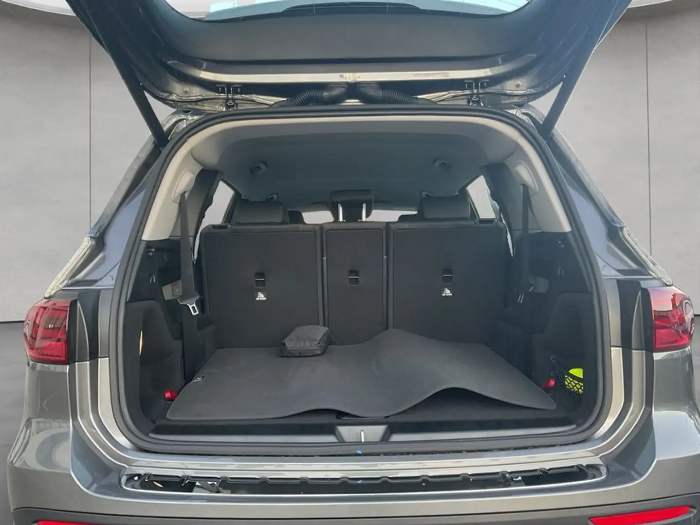 Mercedes-Benz GLB 200 GLB Grau - 2