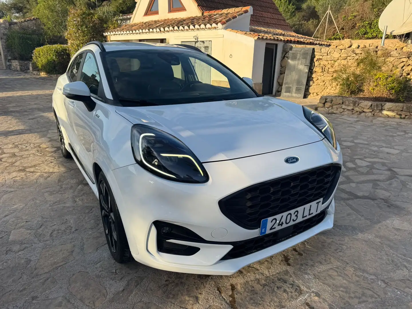 Ford Puma Puma 1.0 EcoBoost MHEV ST-Line 125 ST-Line Bílá - 1