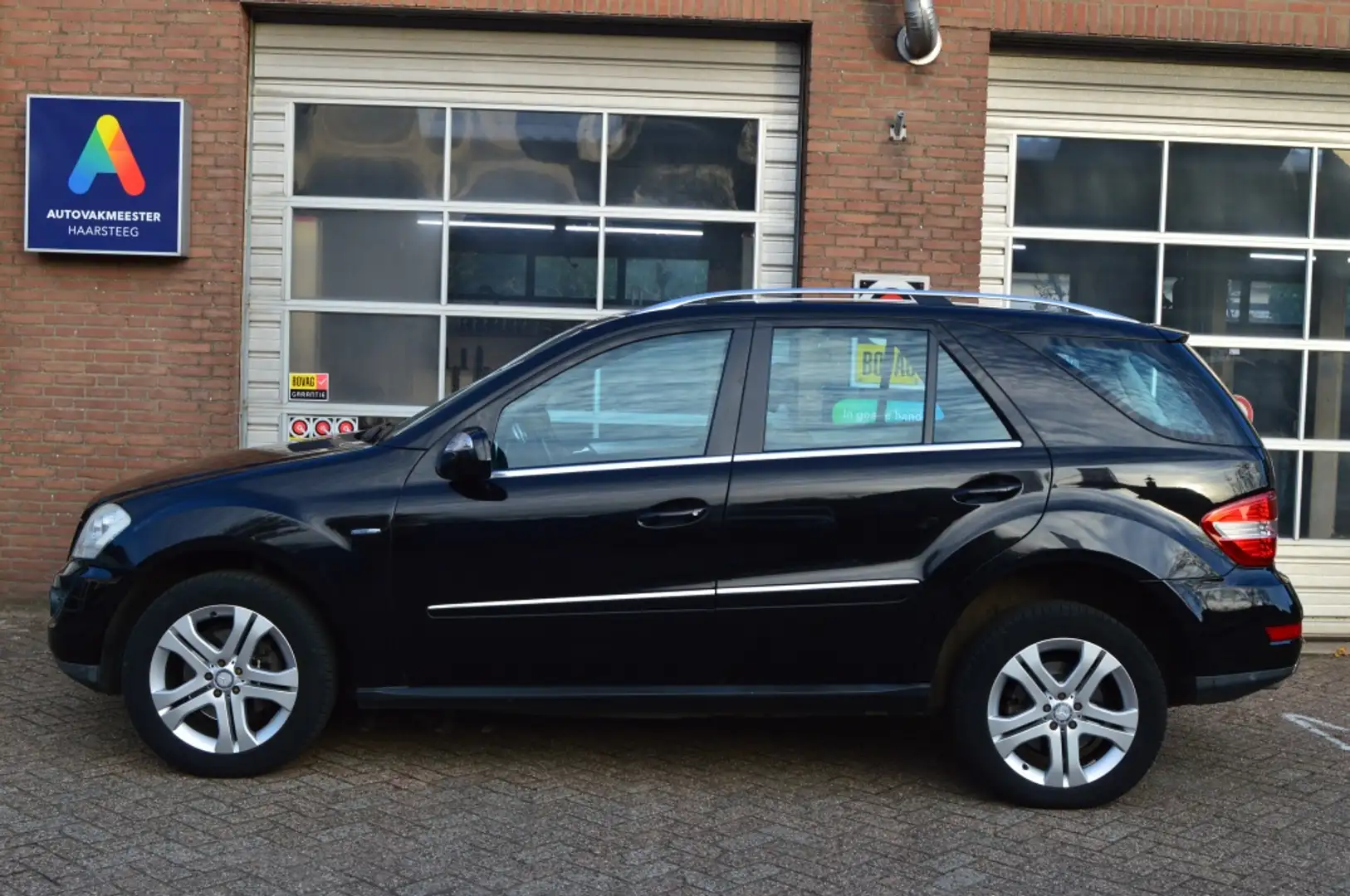 Mercedes-Benz ML 300 M-klasse CDI BlueEFF., Trekhaak, Lederen bekleding Noir - 2