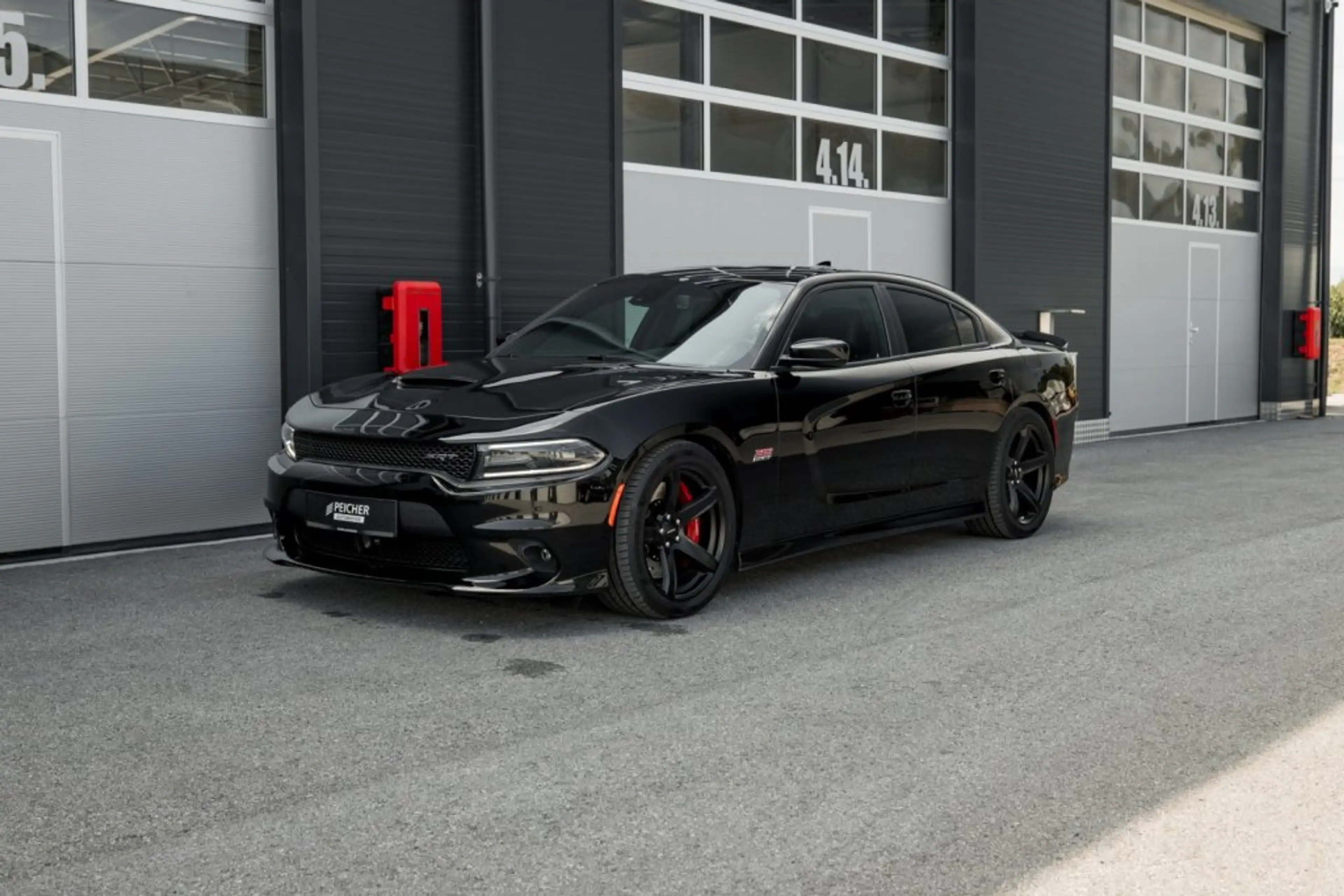 Dodge Charger SRT 392 — photo 3