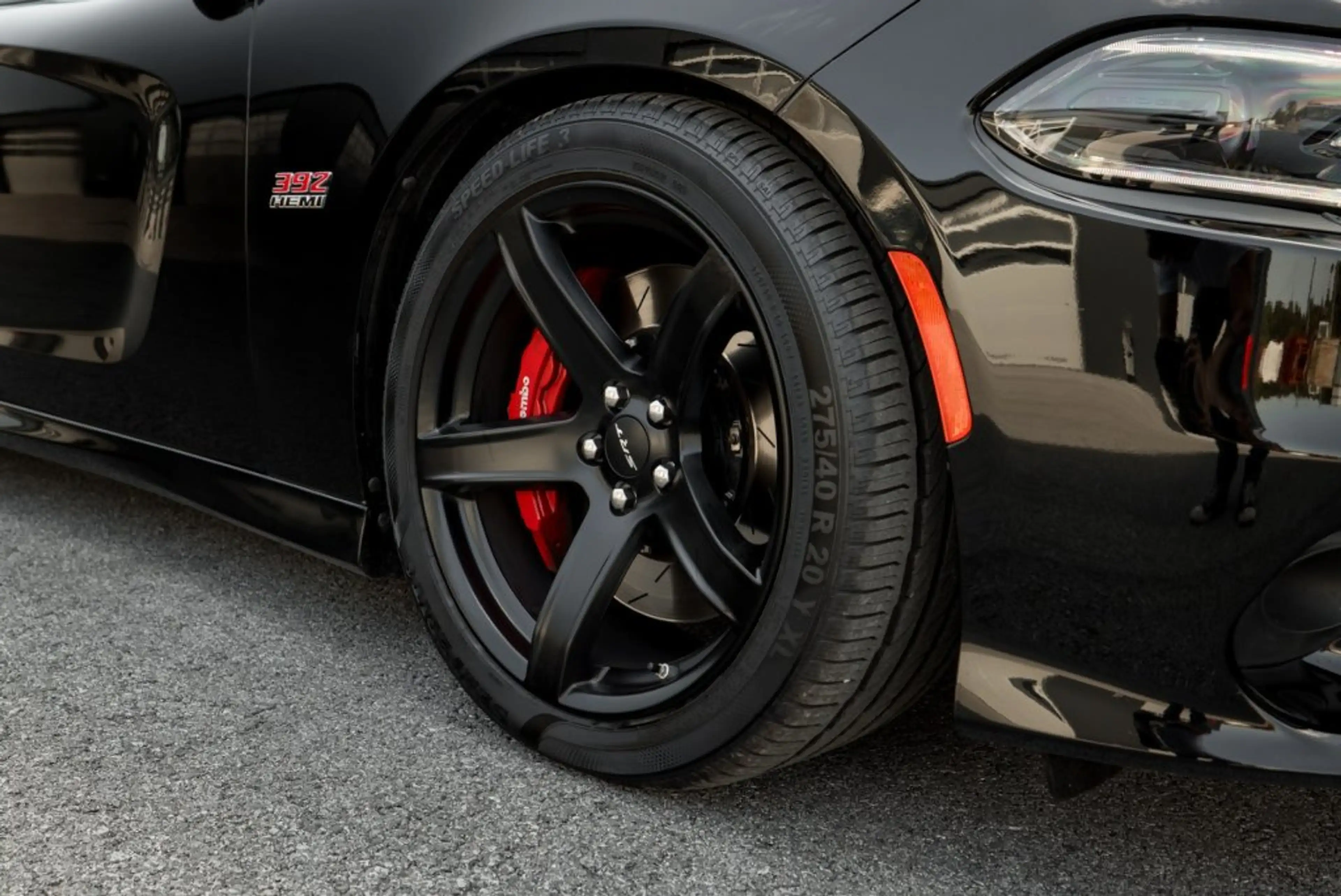 Dodge Charger SRT 392 — photo 9