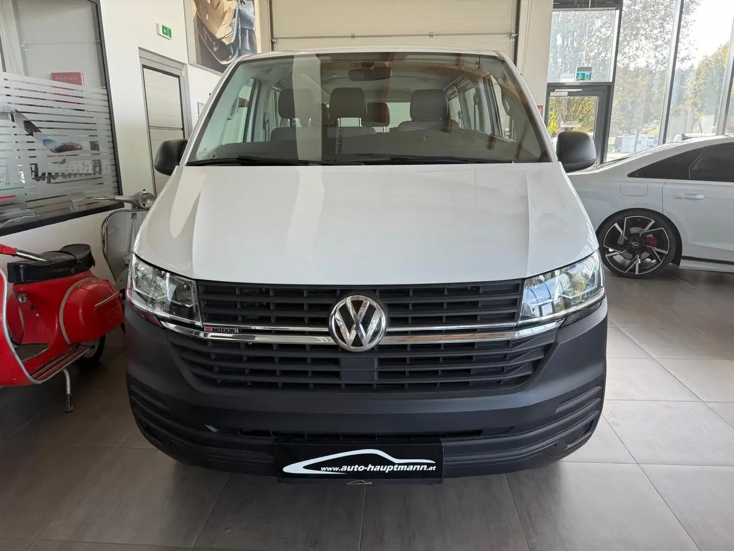 Volkswagen T6.1 Kombi lang 4MOTION Weiß - 2