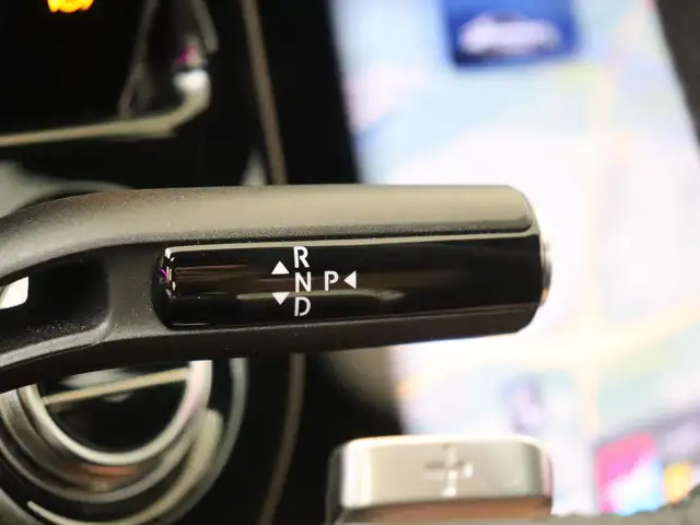 Mercedes-Benz E-Class view 14
