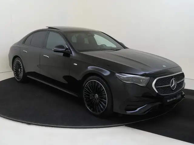 Mercedes-Benz E-Class view 2