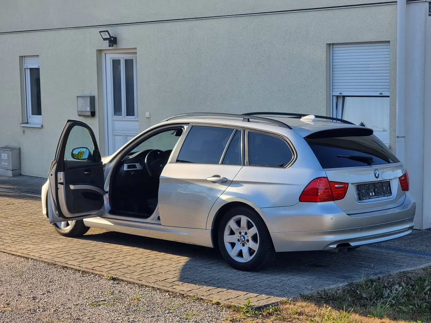 BMW 318 318d Touring Silber - 2