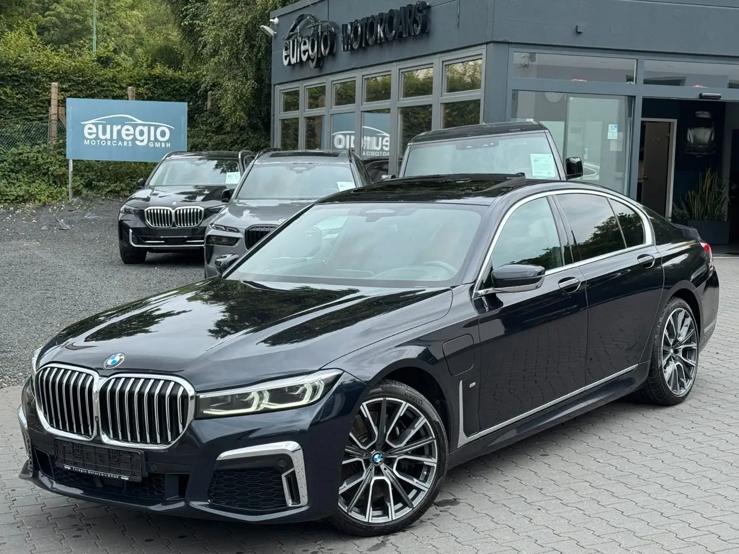 BMW 745 e Aut. 1 Hand - LED - M Sportpaket /// Zwart - 2