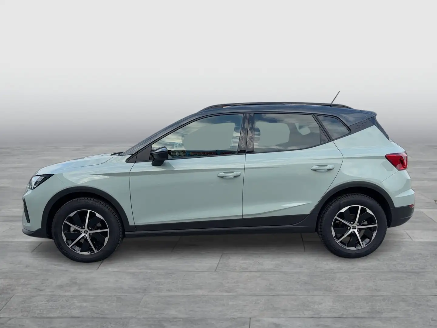 SEAT Arona Style Edition 1.0 TSI DSG Grau - 2