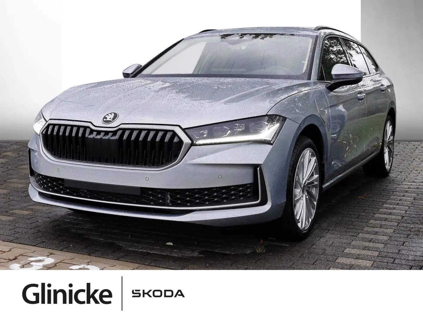 Skoda Superb Combi Selection 1.5 TSI iV (110kW) DSG Silber - 1