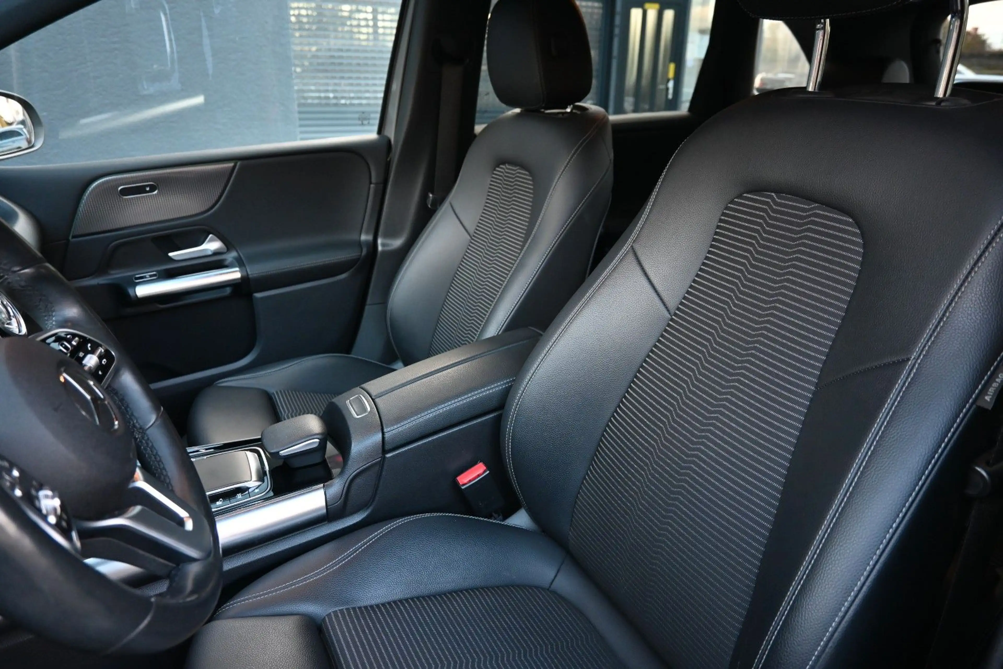 Mercedes-Benz B 200 Business Night-Paket Navi Leder RFK LED — photo 17