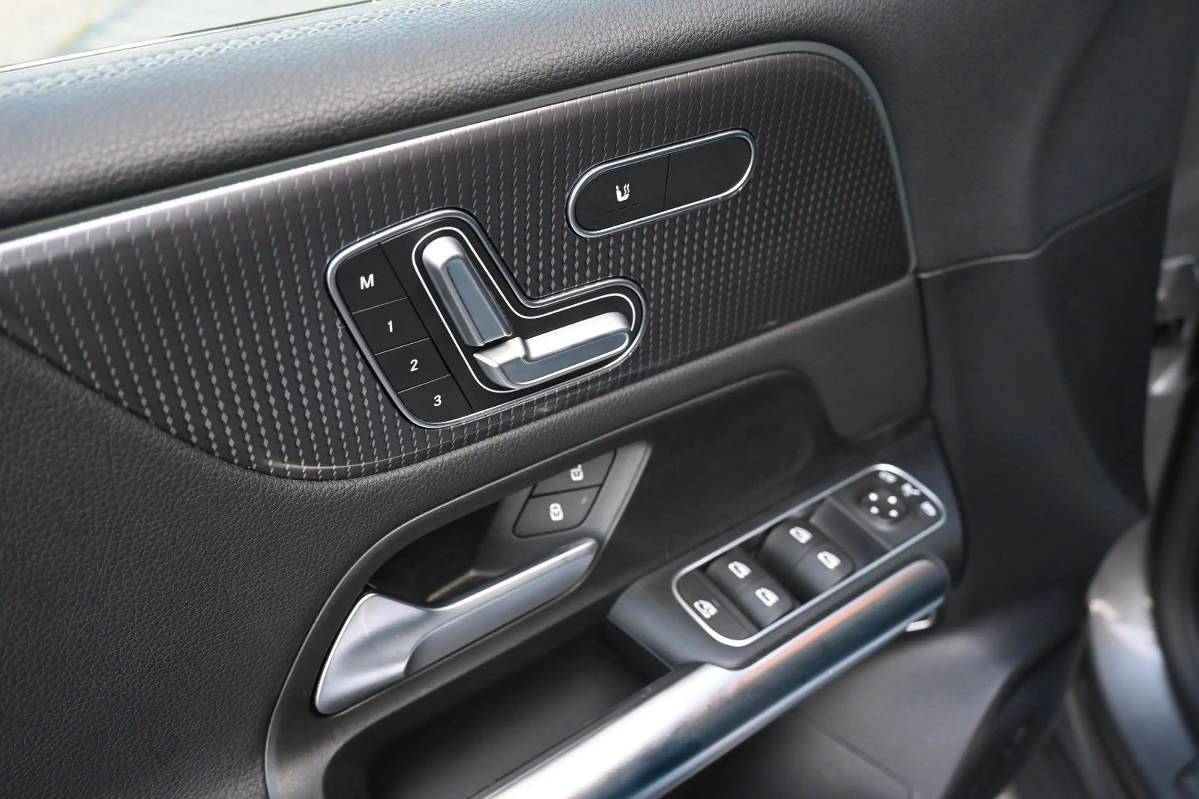 Mercedes-Benz B 200 Business Night-Paket Navi Leder RFK LED — photo 15