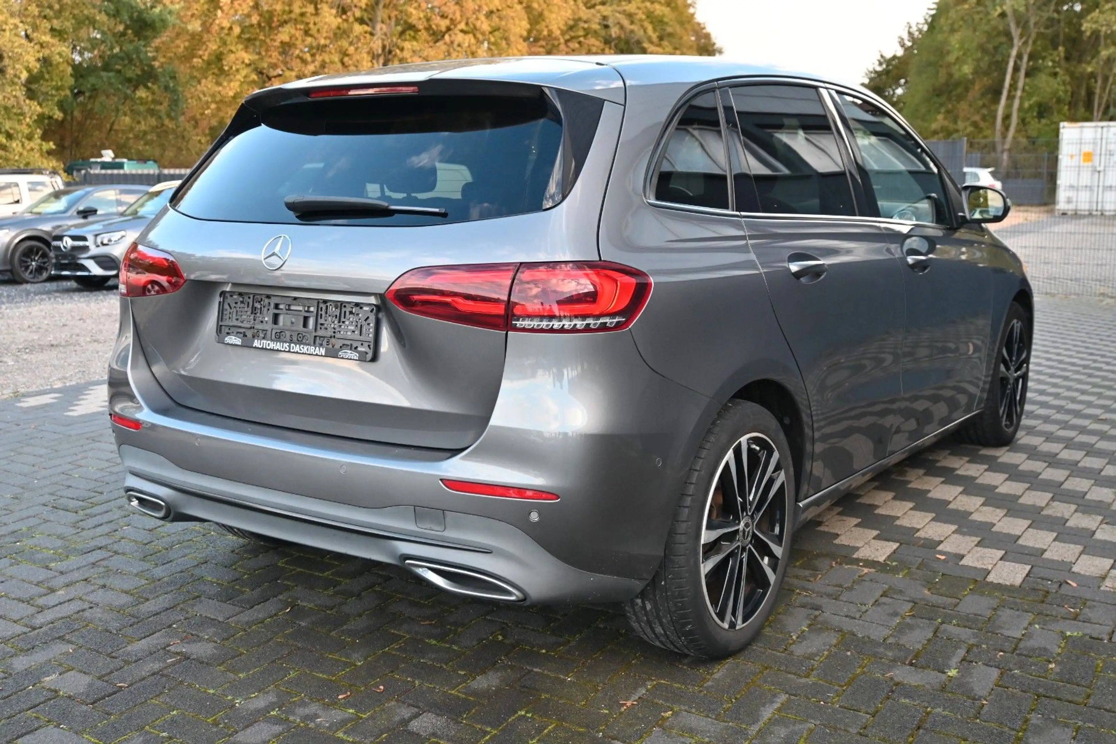 Mercedes-Benz B 200 Business Night-Paket Navi Leder RFK LED — photo 4