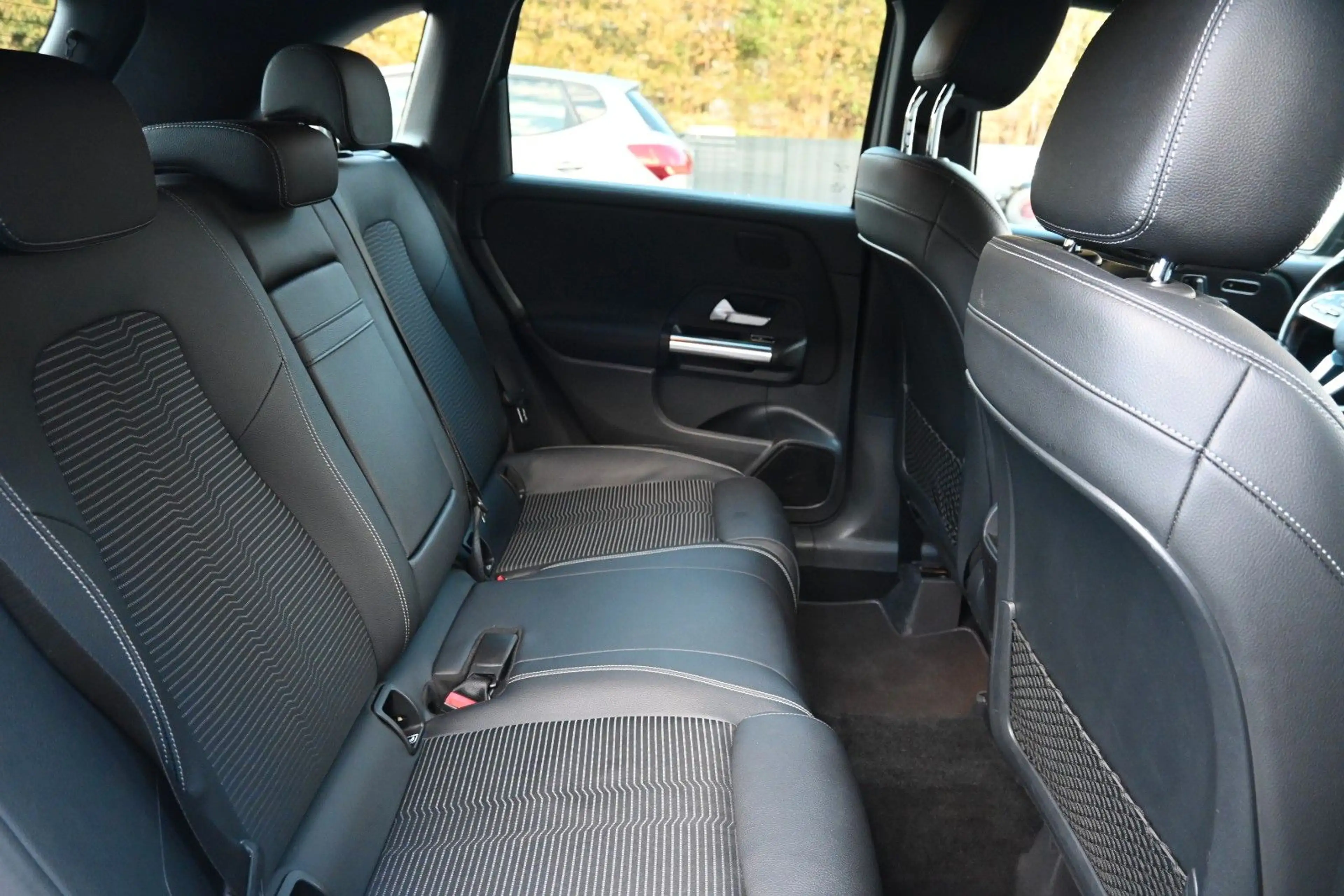 Mercedes-Benz B 200 Business Night-Paket Navi Leder RFK LED — photo 14