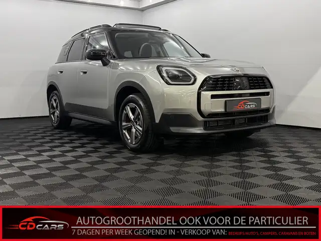 MINI Mini Countryman 1.5 C Classic Trim + Package M Pan