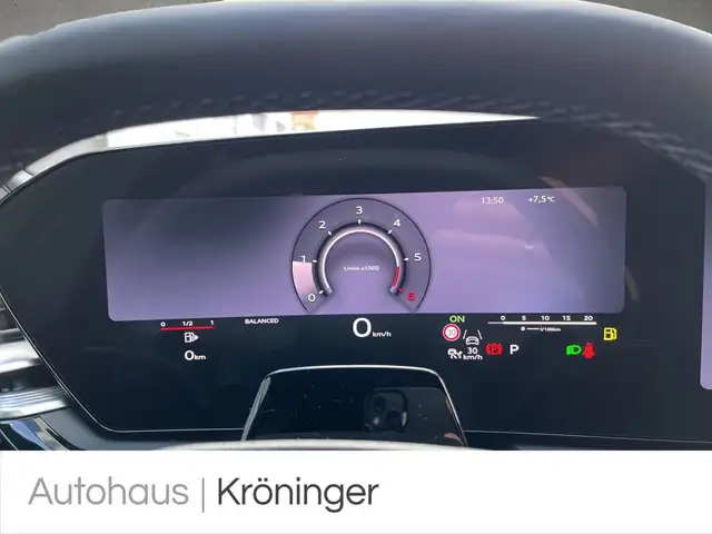Audi A6 view 12