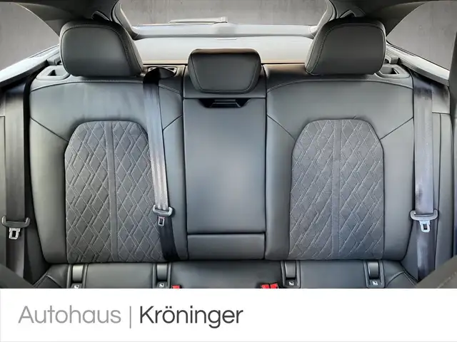 Audi A6 view 10