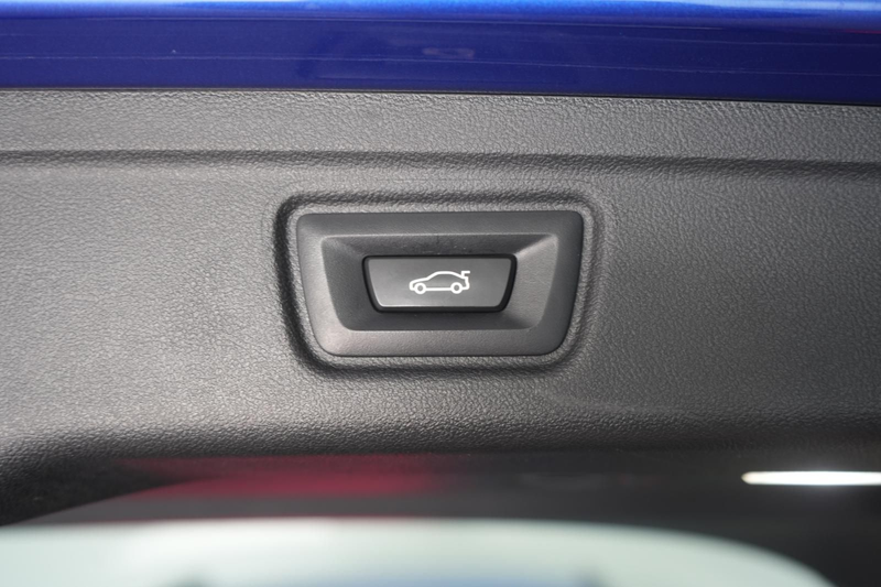 BMW 330 e Touring M Sport AHK/Alcantara/LED/Navi — photo 9