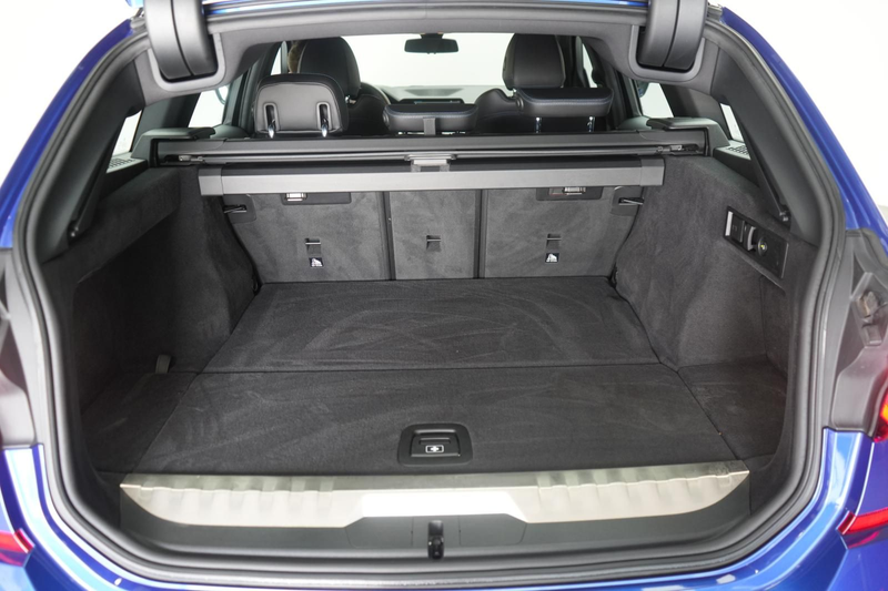 BMW 330 e Touring M Sport AHK/Alcantara/LED/Navi — photo 8